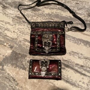 Unbranded purse and wallet